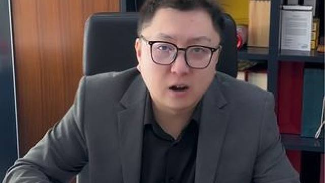 这一年，真不容易…！
#职场 #老板和员工的日常 #上班哪有不疯的 #逼疯老板 #奇葩同事