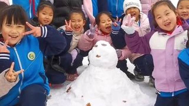 雪后校园该有的样子☃️#雪后校园成学生的游乐场 #体育课 #雪后校园该有的样子 #记录校园生活
