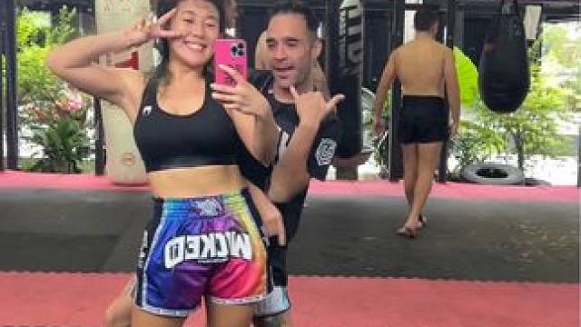 势不可挡的泰拳女孩#势不可挡 
快乐老家一直还在追梦的路上 
#运动治愈一切矫情 #泰拳女孩