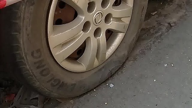 汽车没电了,不用求人,一招解决 #汽车知识  #搭电