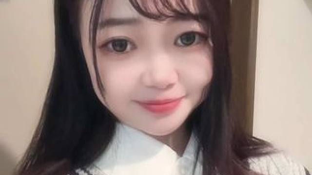 盛开的人不在乎花落谁家，当你足够优秀，所有接近你的人都会掂量自己配不配，用不着你患得患失，所以请保持