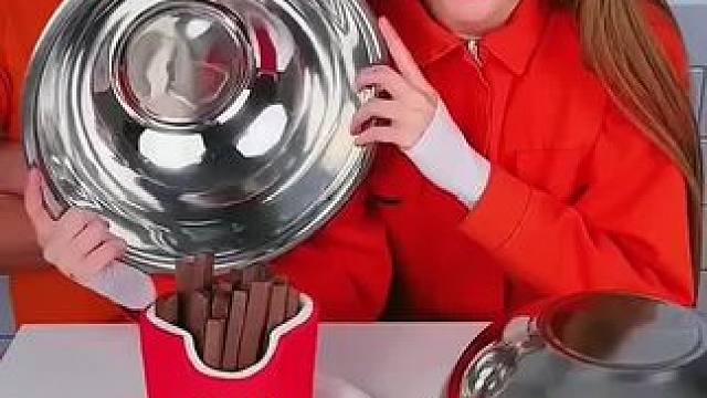 情侣盲盒选美食大比拼，美女玩的全都是套路！#看一遍笑一遍 #意想不到的结局 #万万没想到 #这操作都