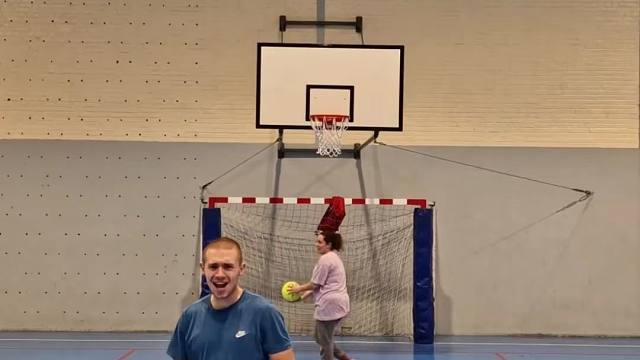 多球射门 海外短视频