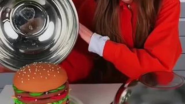 情侣盲盒选美食大作战，美女真的是套路满满！#看一遍笑一遍 #这操作都看傻了 #意想不到的结局 #脑洞