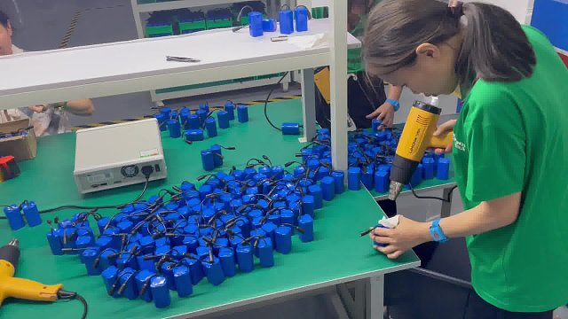 18650 两串电池吹热缩膜