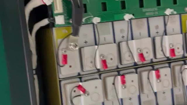 高尔夫球车电池内部结构