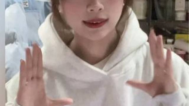 轻轻柔柔的想念～#甜甜的手势舞 #双鱼座 #甜妹 #不挂科