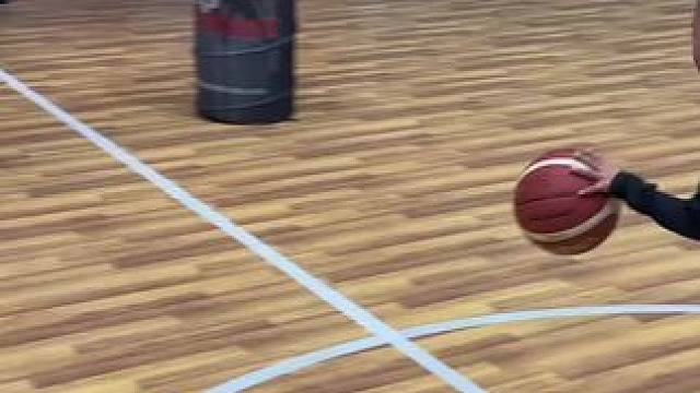 一年级小菜鸡升级之路……
#日常训练 #星锐凯篮球俱乐部 #成都新津