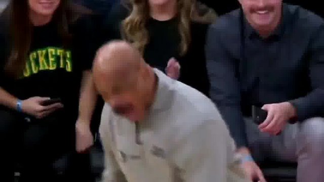 火箭这群小伙子们奋力赢下今天这场比赛