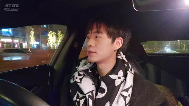 【子圣-798】我绿灯，他是红灯！