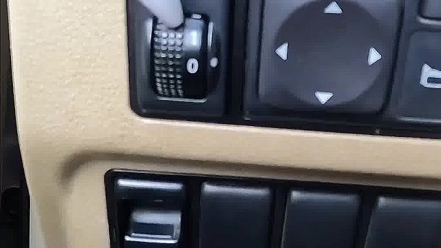 你的车上是不是也有这样的小按键,你知道是干什么用的吗