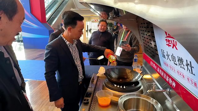 生活不易，创业不易，老板亲自上阵，服务好顾客是宗旨，三分天注定，七分靠打拼