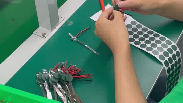 1串保护板贴青稞纸