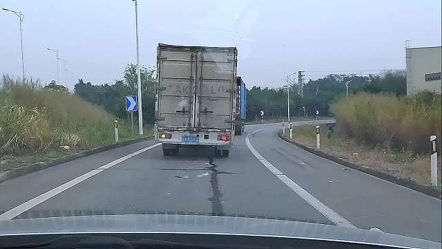 开车撞到出租车该怎么处理才是最正确的