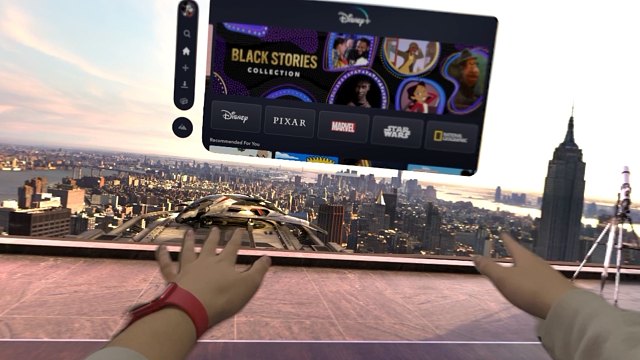 用Vision Pro在帝国大厦顶端观影！瞬间感觉自己是世界的主宰！