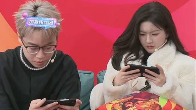 【英雄联盟手游】认真打游戏的露思也太可爱了吧！