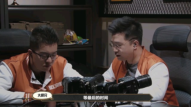 暗区突围真人电竞1