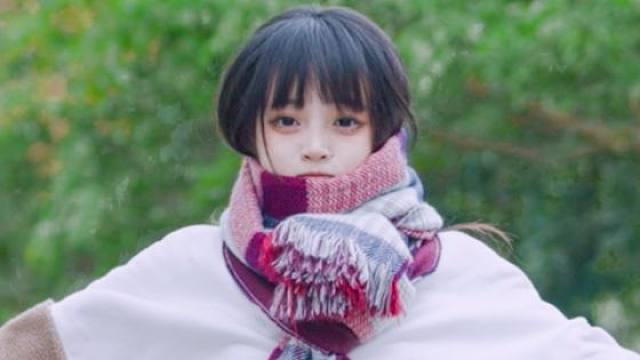 booo！穿裤子跳宅舞也很可爱的呀~