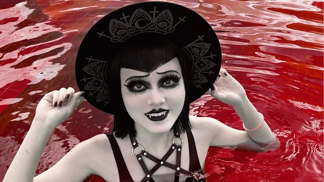 哥特人游泳清单?!