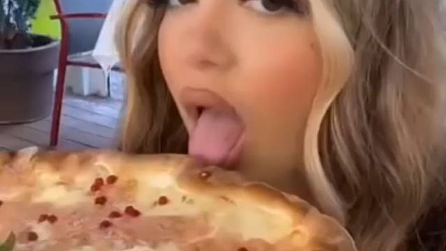 有趣的影片披薩可口可樂