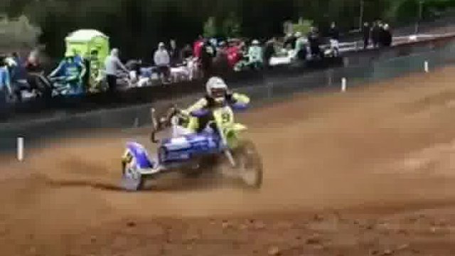 副驾驶这哥们才是真厉害