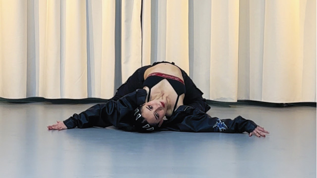 高速运转的蛋瑟er进入舞房