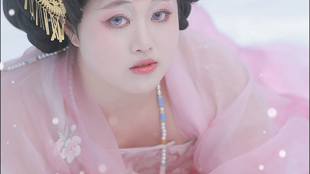 “冰墩墩”花神变装