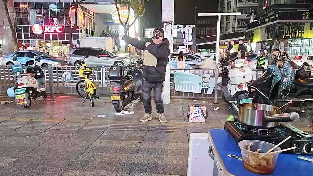 【盛世-户外小易】海哥街头尬舞！