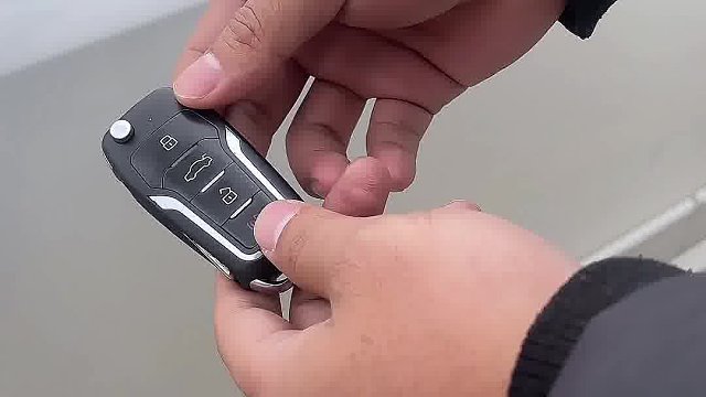 为什么别人的车锁车的时候喇叭会响, #汽车知识 #用车技巧