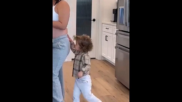 孩子都是跟老爸学的