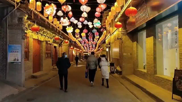 小县城的夜景