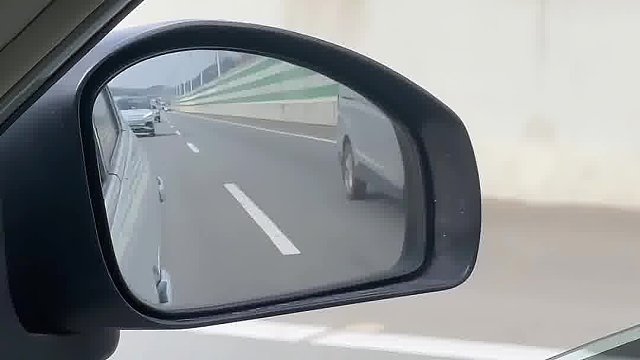 老司机常说的超车看车头是什么意思呢？。 #驾驶技巧