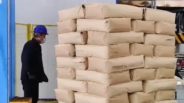 炭黑码垛缠绕打包机