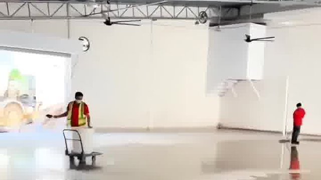 太震撼了水泥地面可以当镜子用！！