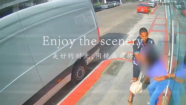 摄像头下拍到了可怕的