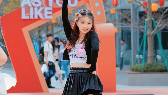 VIVIZ - MANIAC 云七 阳光 逆光大片 ink随机舞蹈