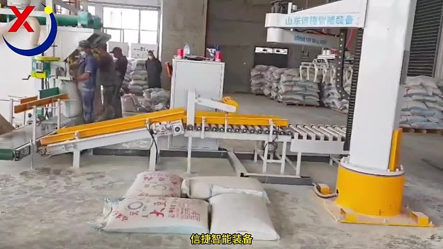 工厂招不到普工年轻人不愿进厂，机器换人成行业趋势，立柱机器人豆粕码垛