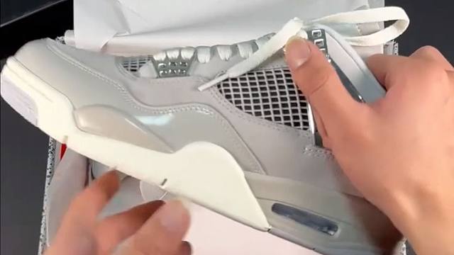 材料区分普通aj4的颜值球鞋分享开箱  剑出奇招