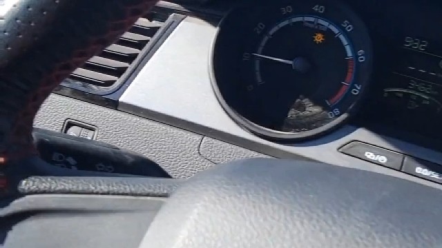 科目二倒车入库一边宽一边窄该如何发现并解决？