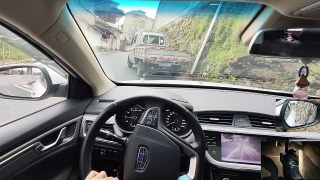 新手开车，不要总想着干大事，从简单的路况开始入手