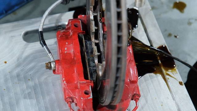 BALANCE实测：我竟然用液压机把“AP”卡钳打爆了？