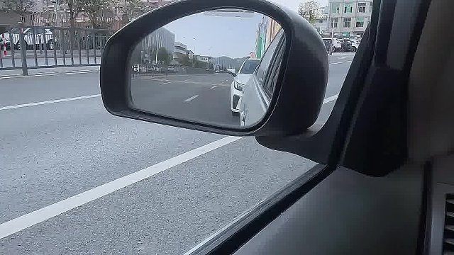 开车上路，后方差距怎么判断？ #开车技巧