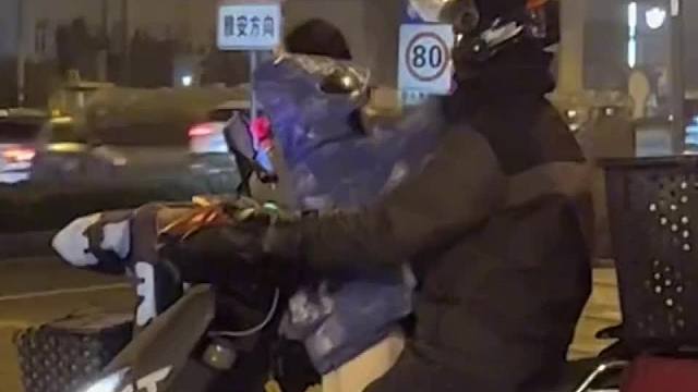 你有多久不曾开怀大笑过了？其实普通人的快乐其实很简单！