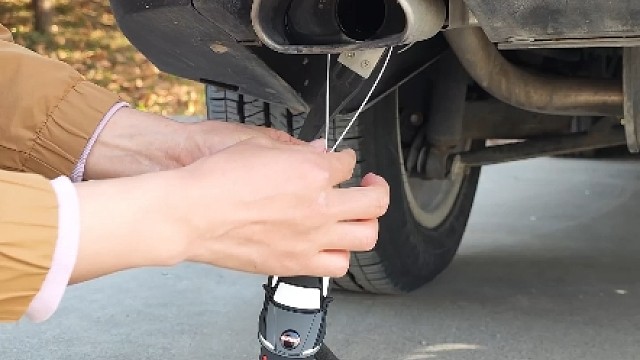 升级版静电带，建议大家给车上安一个，安装非常简单，能消除车身静电 防止车辆自燃