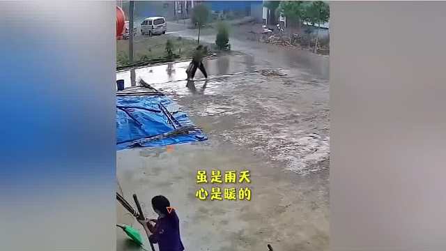 盘点监控下感人的一幕，相信好人都会有好报的