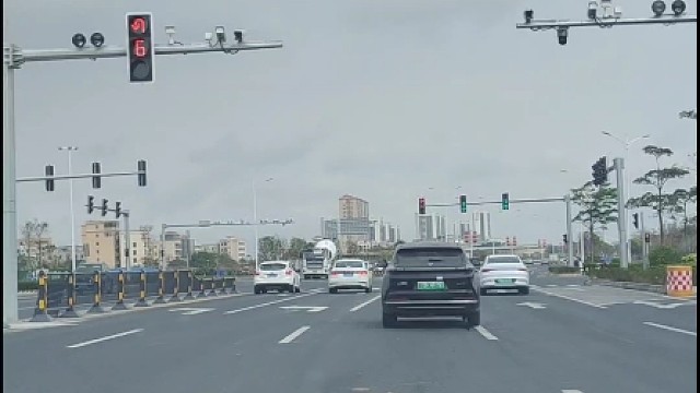 车被水泡了，你知道保险公司怎么赔付吗#每天一个用车知识 #泡水车 #车泡水了怎么办