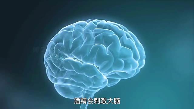 你知道长期过度喝酒的危害么，看完这个视频你回重新定义喝酒的行为