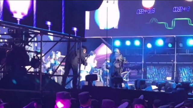 我们一起享受音乐节的魅力哈