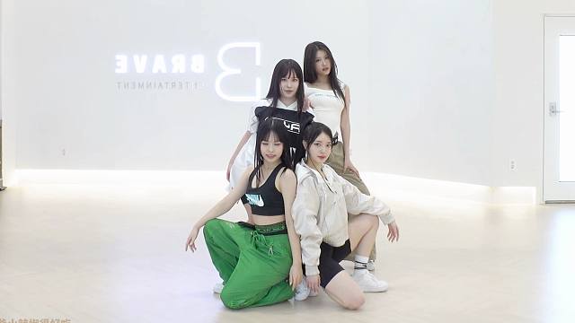 『4K镜面扒舞』勇敢兄弟新女团Candy Shop出道曲Good Girl镜面放大练习室 放大+加亮