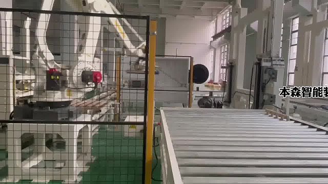 川崎吸盘码垛机器人生产线是一种采用川崎品牌机器人技术，并配备吸盘抓手的自动化生产线，